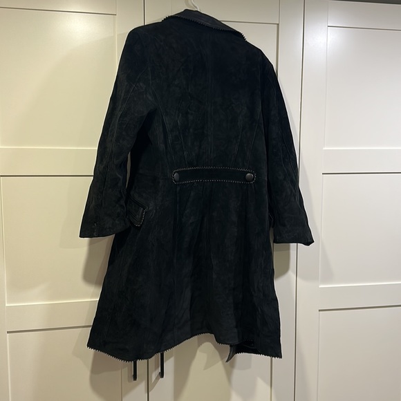 Danier Trench Coat perfect condition medium - Picture 4 of 5
